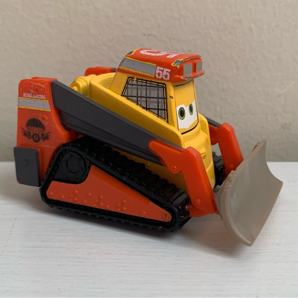 Disney Pixar Planes Fire & Rescue Avalanche #55 Bulldozer Diecast Vehicle 1:55